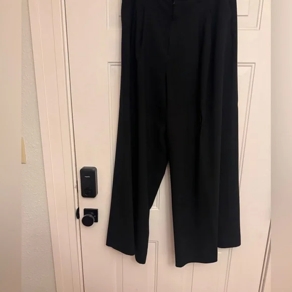 The Avery Pleated Wide Leg Trouser - Black Size 14 - Picture 4 of 5